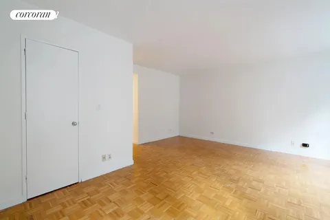 $3,250 | 145 East 48th Street, Unit 6H | Midtown East