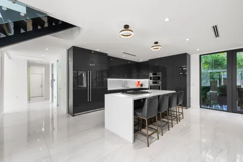 $4,950,000 | 3770 Kumquat Avenue, Miami, FL 33133