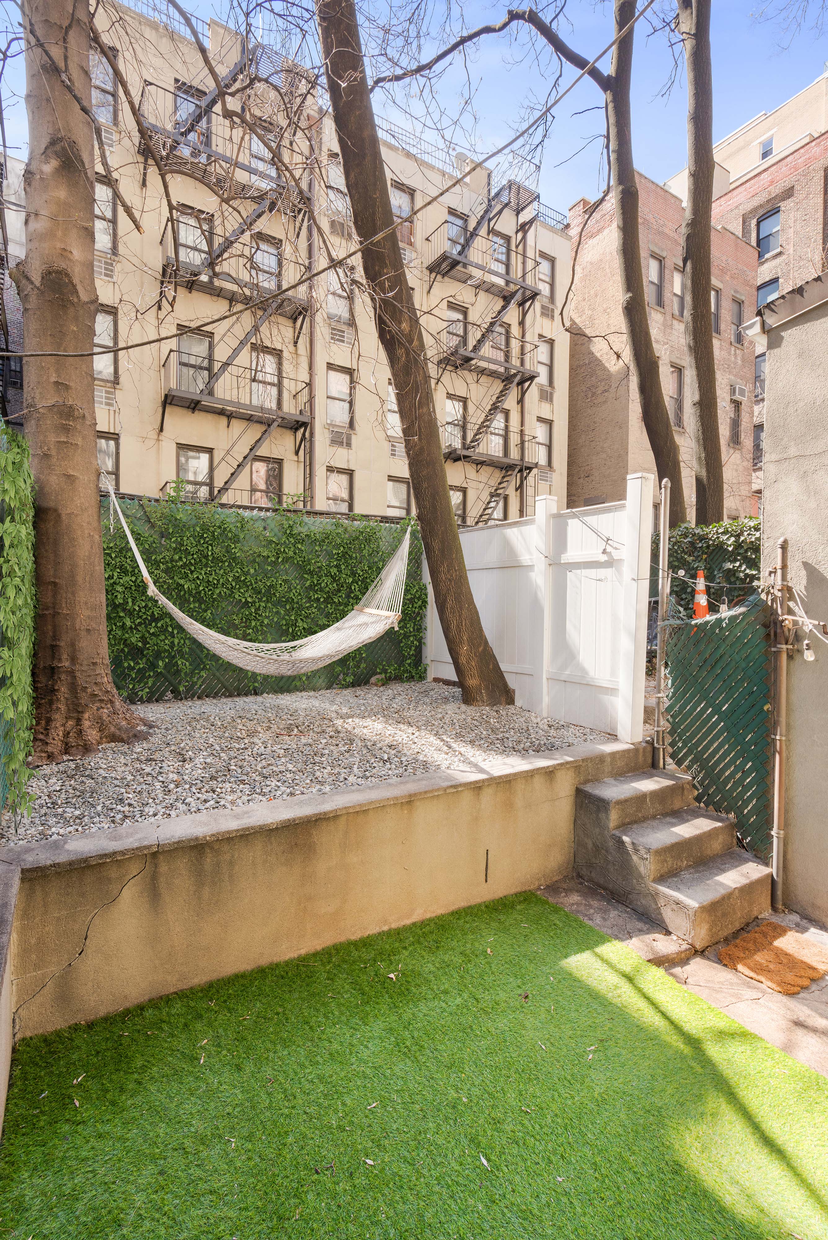 228 East 81st Street, Unit 1A Manhattan, NY 10028 - Photo 2 of 5