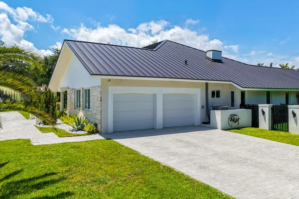 $2,925,000 | 9201 Southwest 102nd Street, Miami, FL 33176