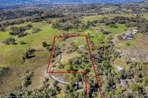 $1,850,000 | 10547 And 10443 Chalk Hill Road, Healdsburg, CA 95448