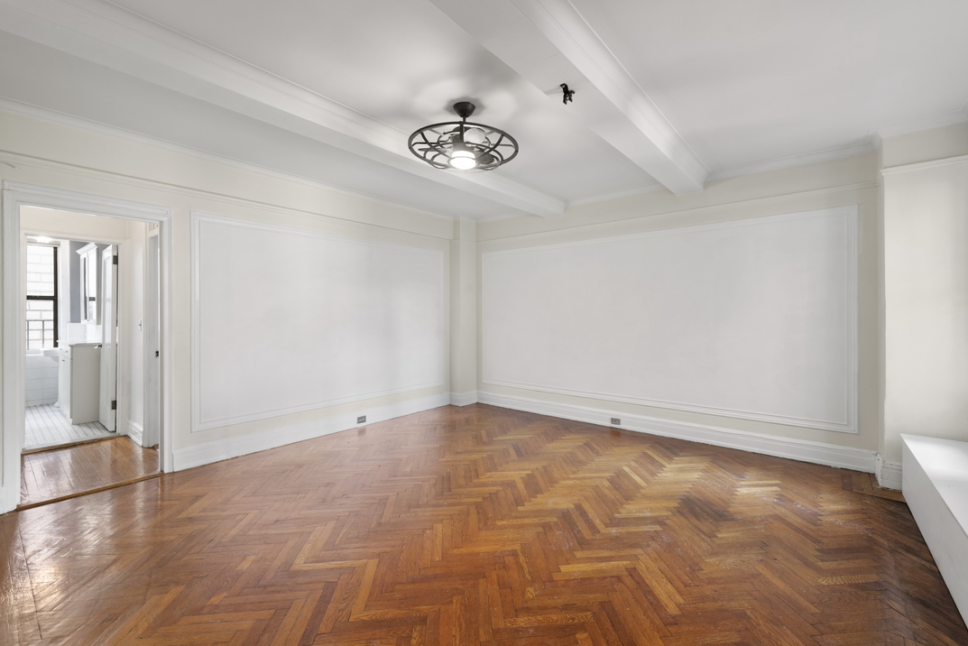 175 West 73rd Street, Unit 4A Manhattan, NY 10023 - Photo 3 of 10