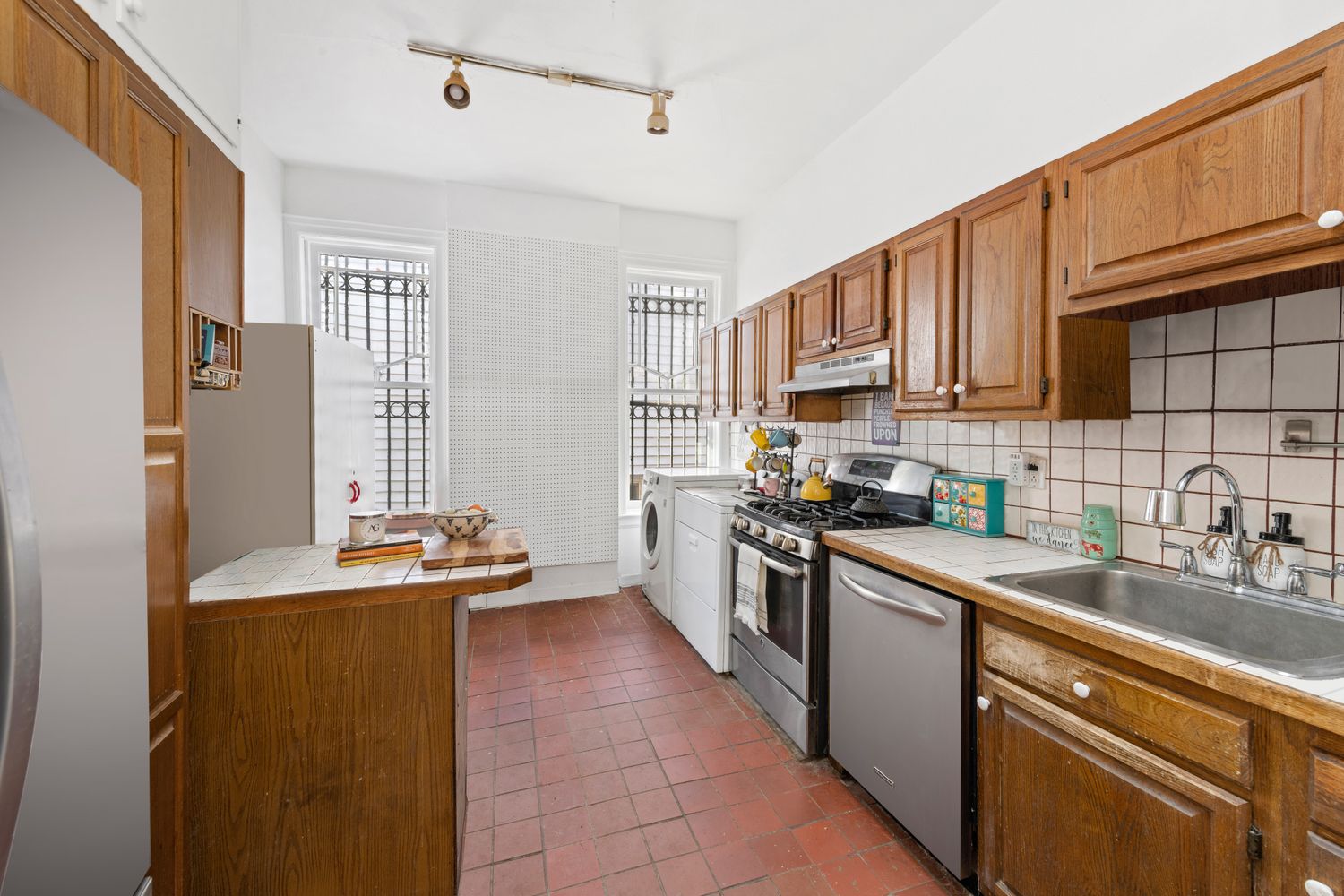 $971,562 | 27 Van Corlear Place | Marble Hill