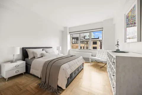 $1,050,000 | 80 Park Avenue, Unit 18B | Murray Hill