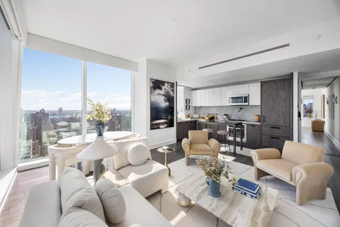 $4,250,000 | 45 East 22nd Street, Unit 32B | Flatiron