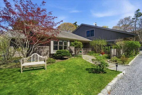 $1,851,000 | 121 Montauk Highway, Quogue, NY 11959