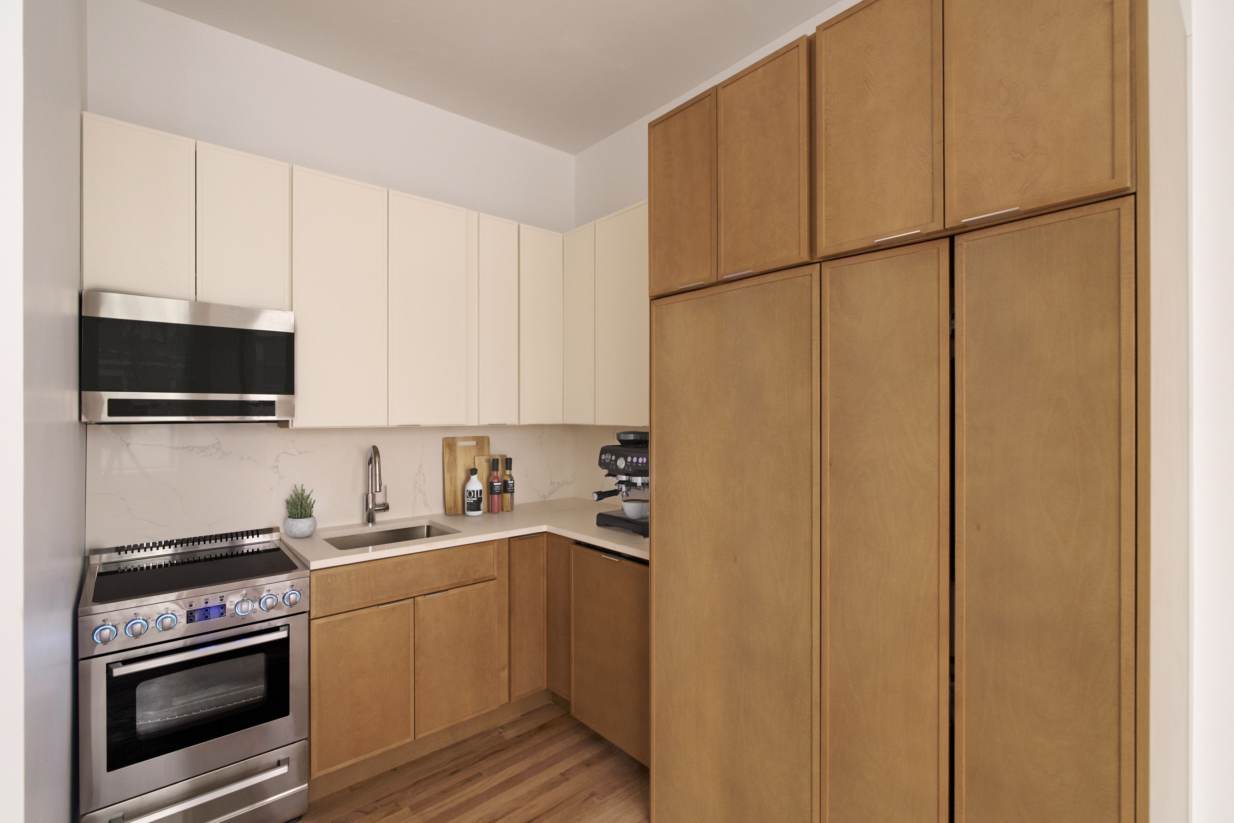 310 West 80th Street, Unit 2B Manhattan, NY 10024 - Photo 2 of 8