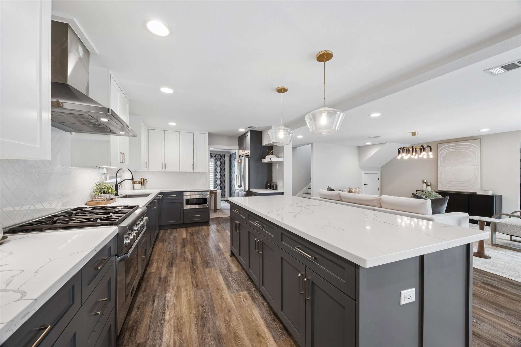 1139 Richelieu Lane Houston, TX 77018 - Photo 12 of 38 Gallery Image 12