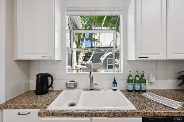 $1,395,000 | 142 Dominga Avenue, Fairfax, CA 94930