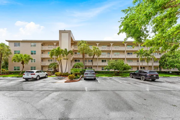 $194,900 | 3301 Aruba Way, Unit C-1, Coconut Creek, FL 33066