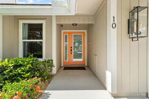 $1,200,000 | 10 Bentwood Road, Palm Beach Gardens, FL 33418