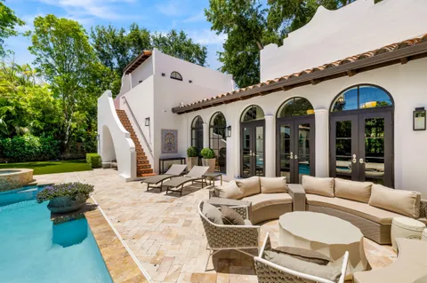 $8,200,000 | 6864 Southwest 68th Street, South Miami, FL 33143