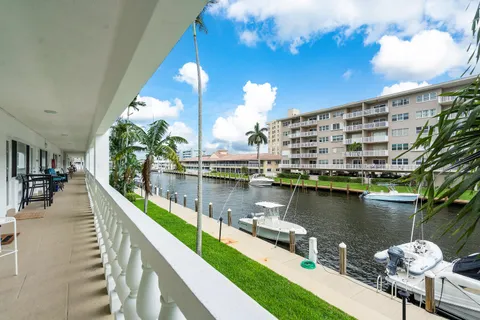 $389,000 | 2881 Northeast 32nd Street, Unit 220, Fort Lauderdale, FL 33306