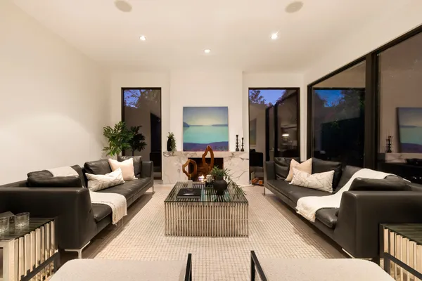 $4,695,000 | 10558 Fontenelle Way, Los Angeles, CA 90077