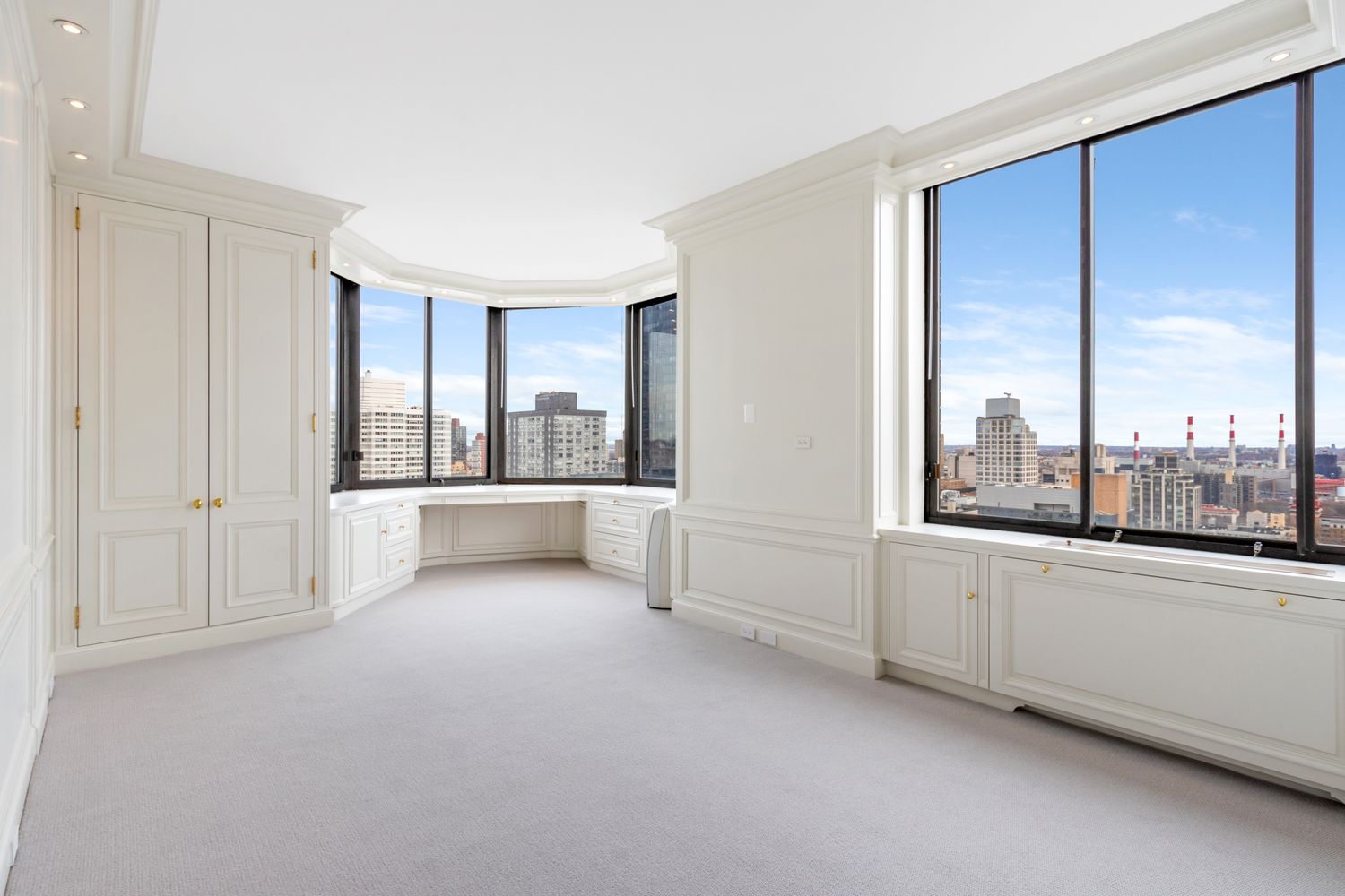 $4,250,000 | 200-210 East 65th Street, Unit 27N | Upper East Side