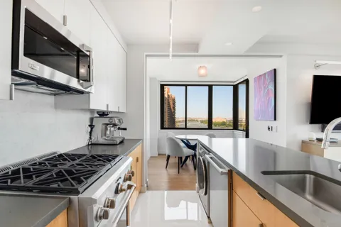 $1,400,000 | 455 East 86th Street, Unit 22C | Upper East Side