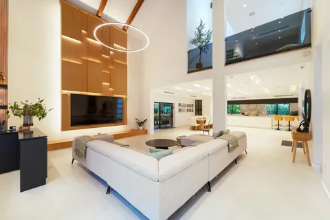 $2,950,000 | 1977 South Oak Haven Circle, Miami, FL 33179