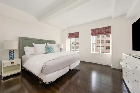 $18,000,000 | 737 Park Avenue, Unit 19A | Lenox Hill