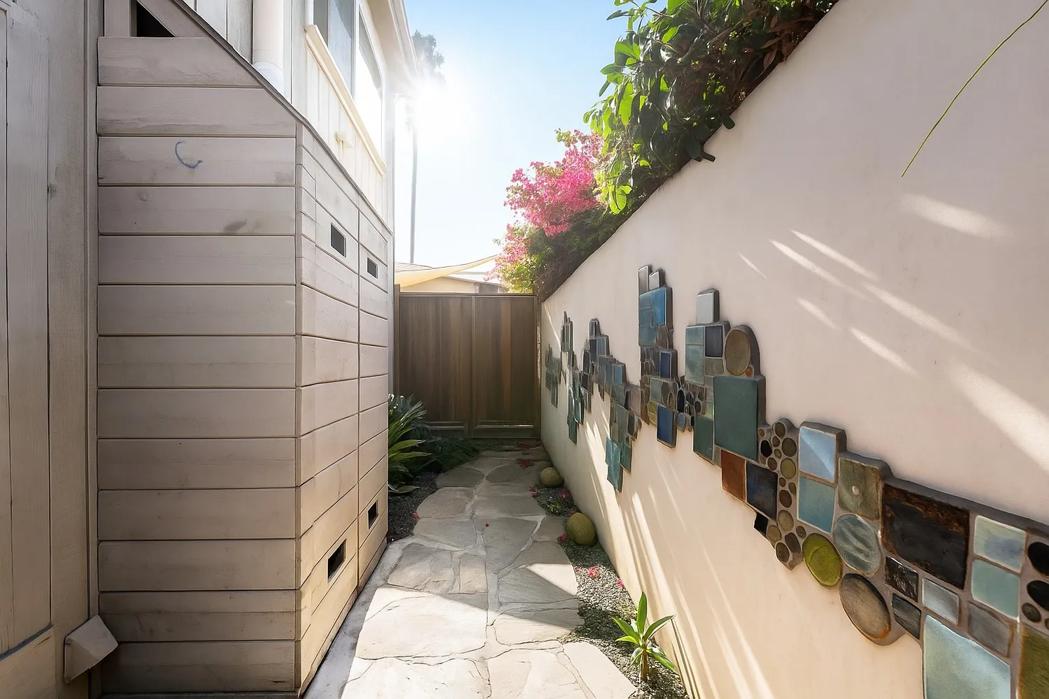 $2,375,000 | 643 Santa Clara Avenue, Venice, CA 90291