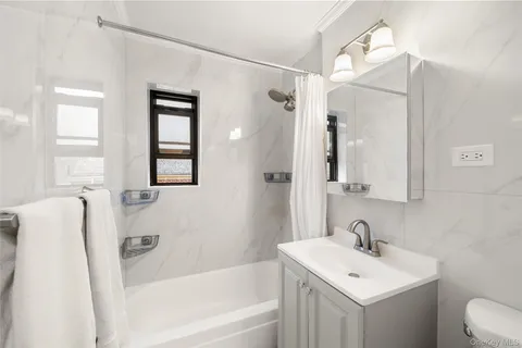 $349,999 | 217-14 73rd Avenue, Unit 1 | Oakland Gardens