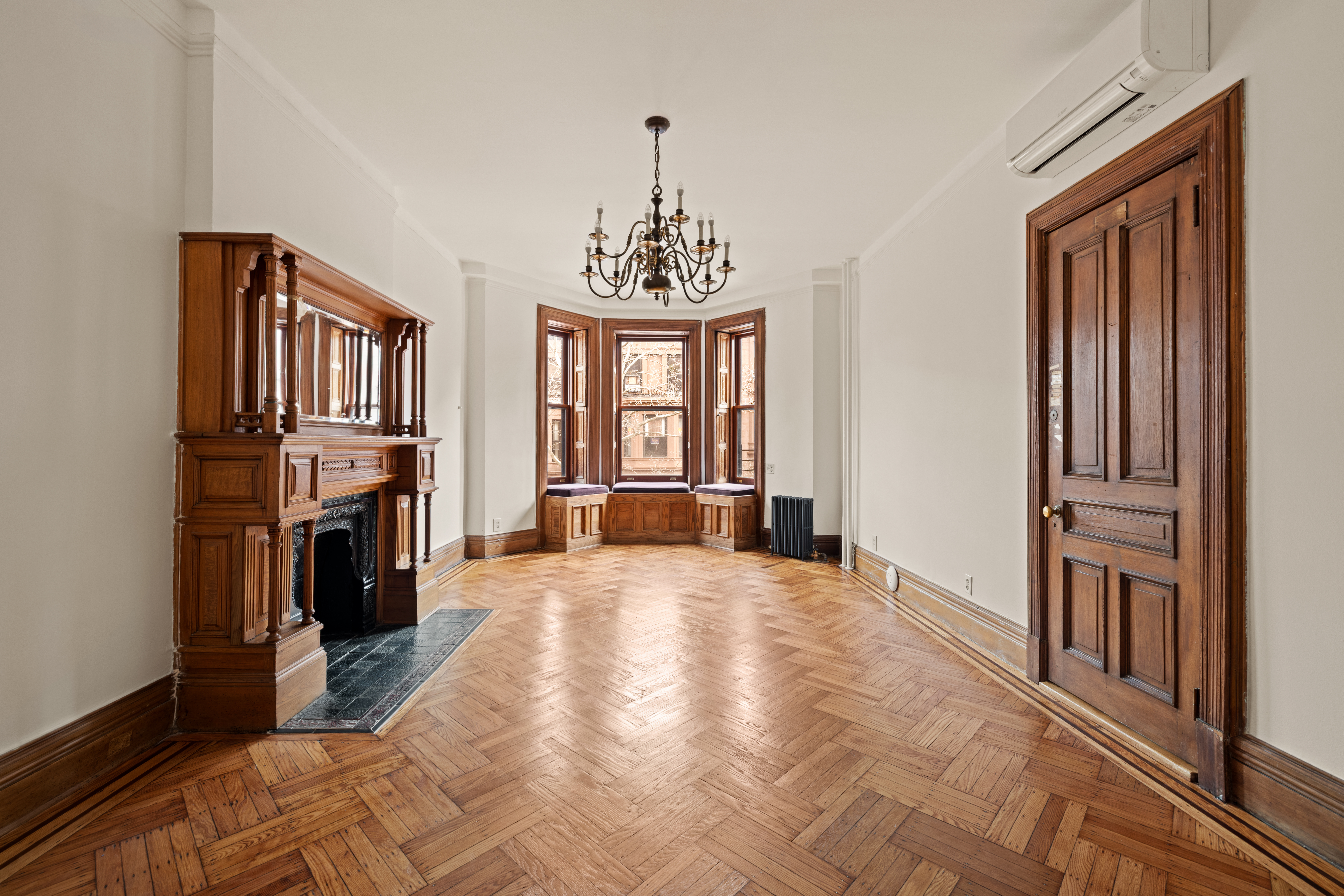 906 President Street, Unit 1 Brooklyn, NY 11215 - Photo 6 of 18 a large room with windows