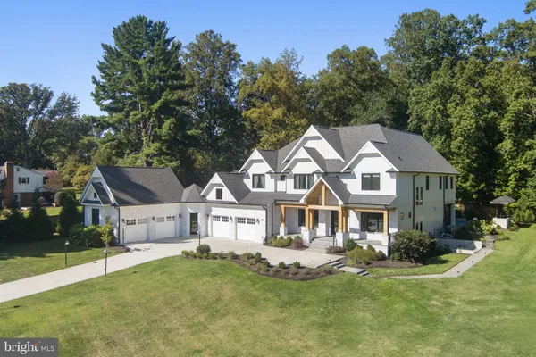 Contact Agent | 608 Walker Road, Great Falls, VA 22066