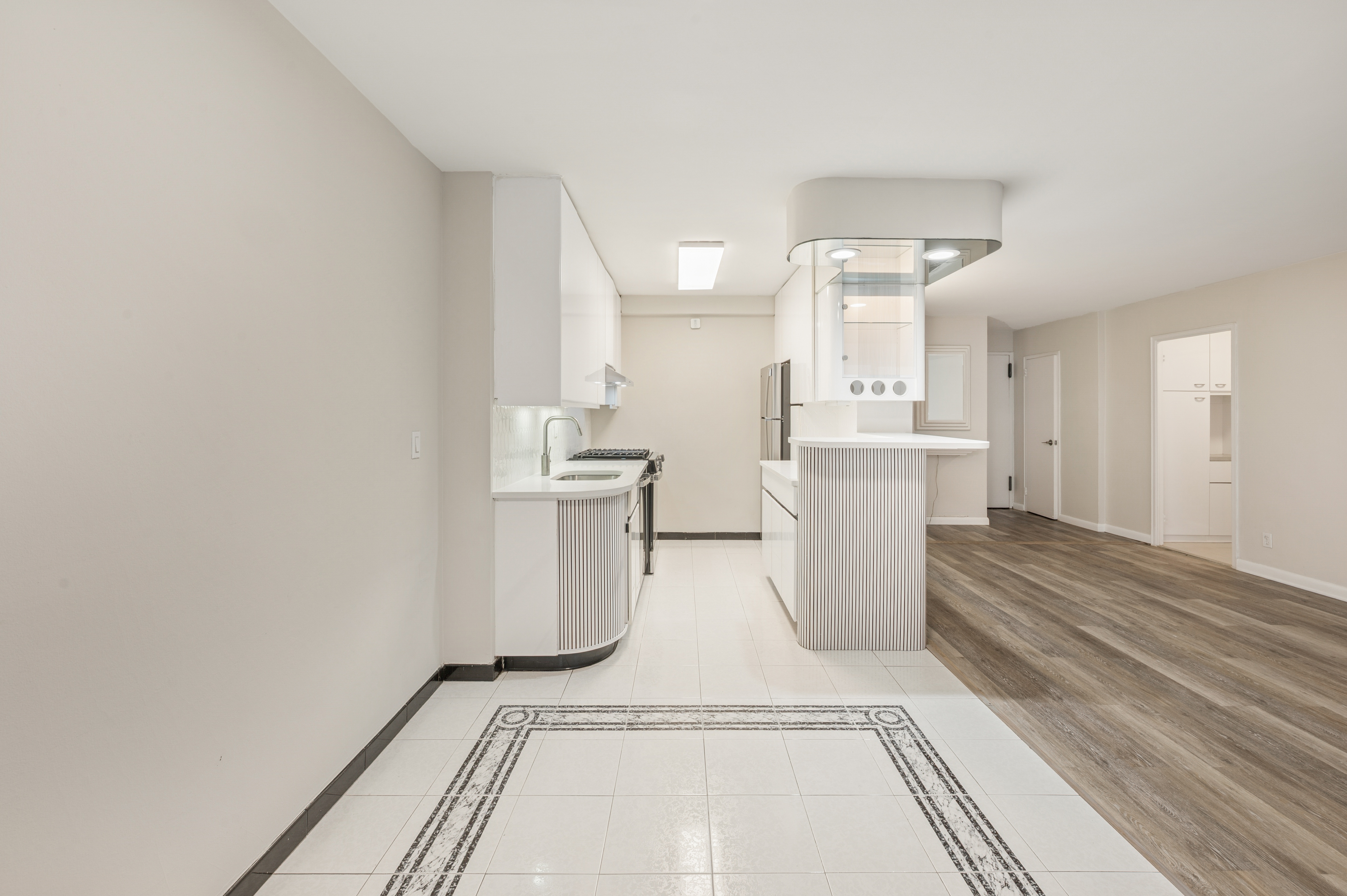 211 East 53rd Street, Unit 7C Manhattan, NY 10022 - Photo 10 of 14