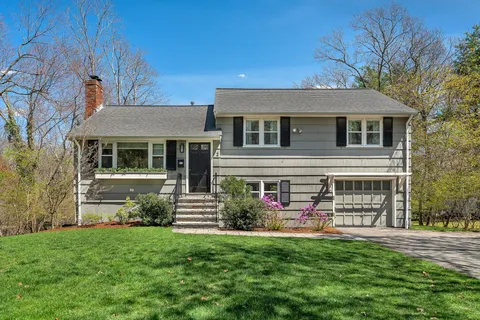 $1,379,000 | 72 Oakcrest Road, Needham, MA 02492