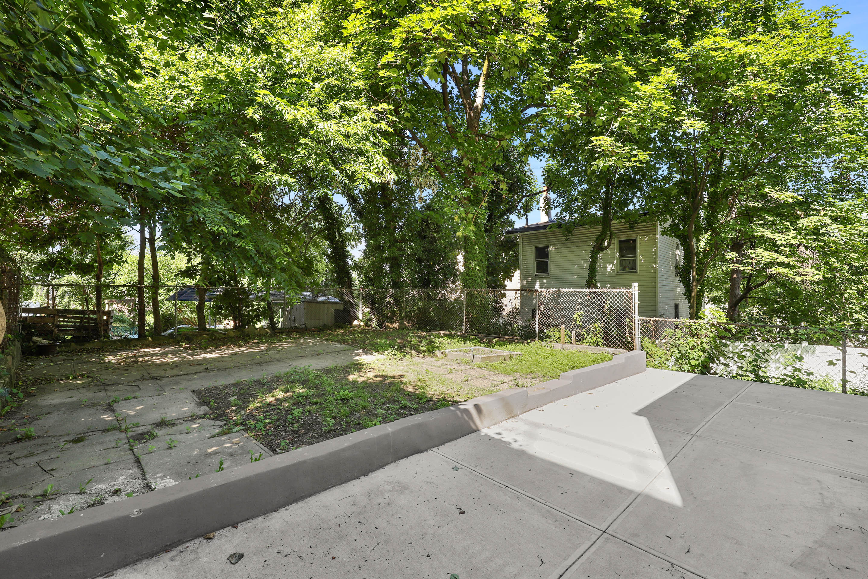 156 Summit Place Bronx, NY 10463 - Photo 36 of 38