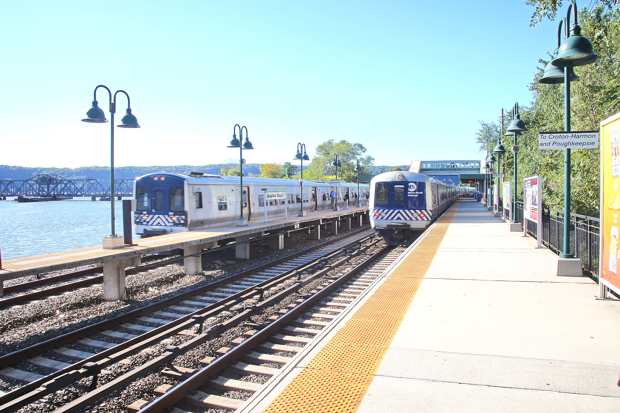 601 Kappock Street, Unit 6F Bronx, NY 10463 - Photo 30 of 31 a view of a train station