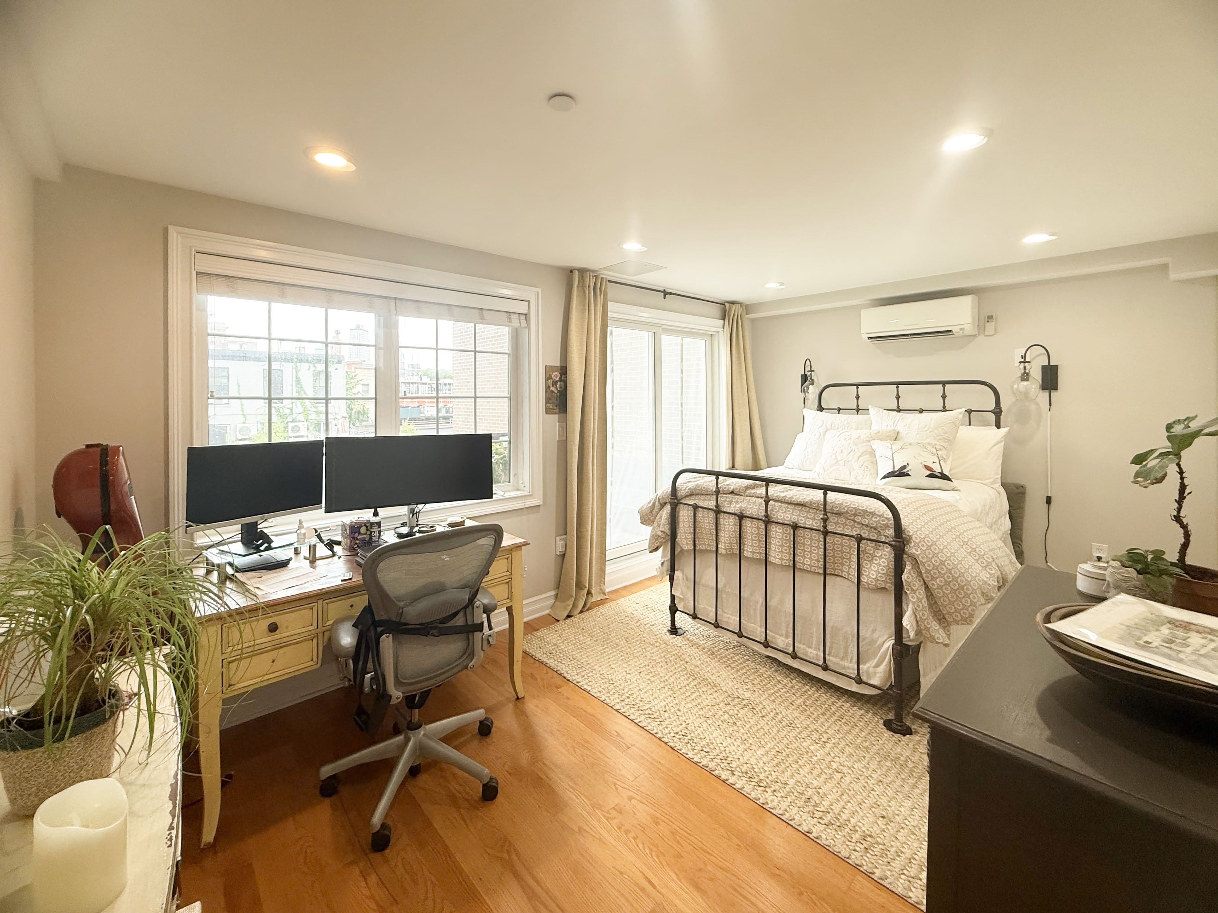 10-44 46th Road, Unit 2 Queens, NY 11101 - Photo 7 of 14