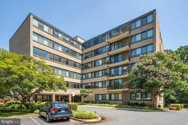 $209,990 | 600 Roosevelt Boulevard, Unit 510, Falls Church, VA 22044