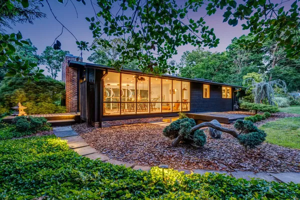 Contact Agent | Marthas Road, Alexandria, VA 22307