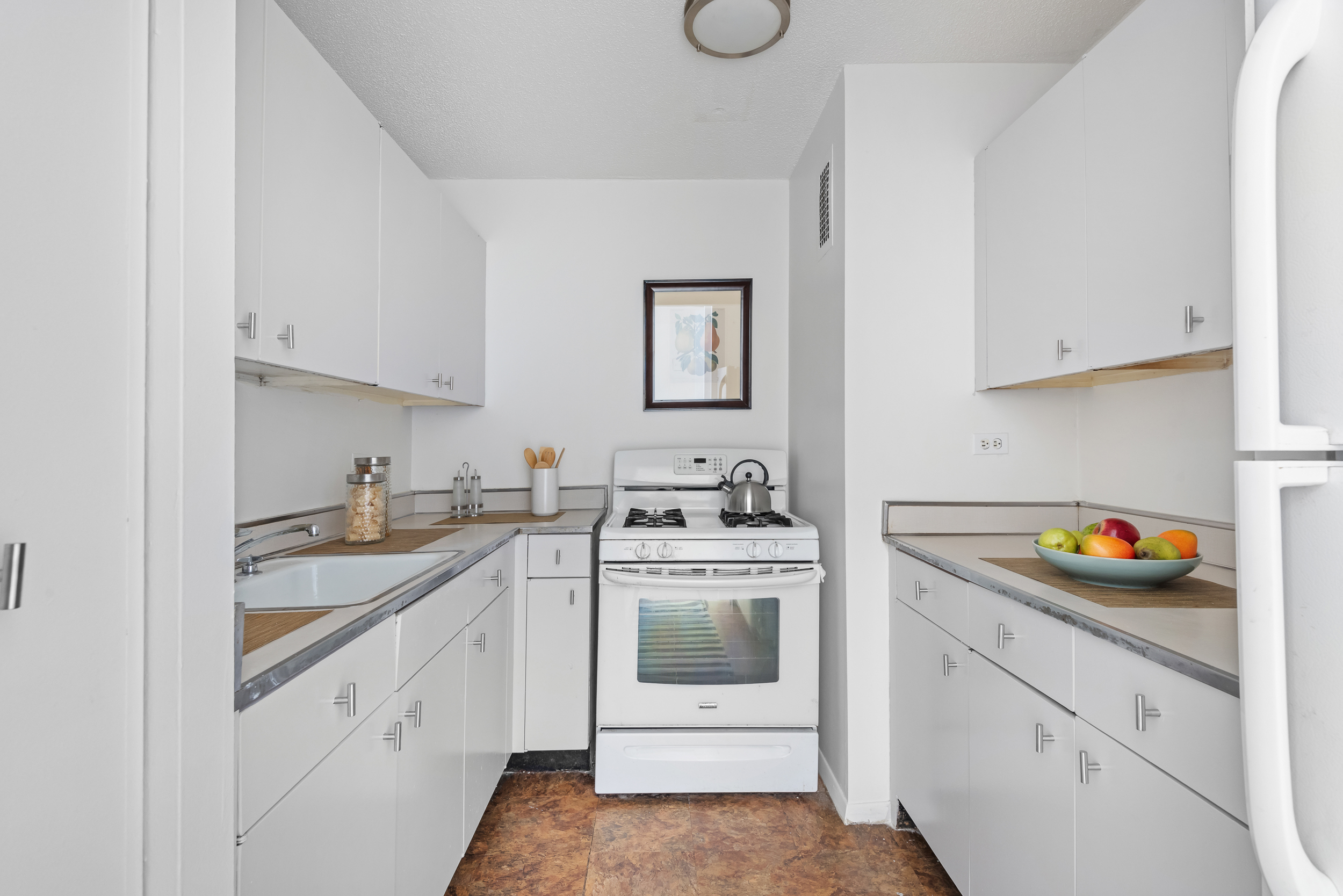 90 Gold Street, Unit 14J Manhattan, NY 10038 - Photo 4 of 8