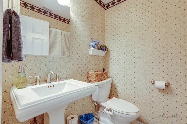 Contact Agent | 117 Annapolis Drive, Vernon Hills, IL 60061