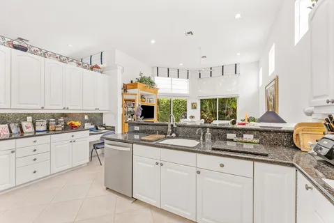 $1,900,000 | 6533 Somerset Circle, Boca Raton, FL 33496