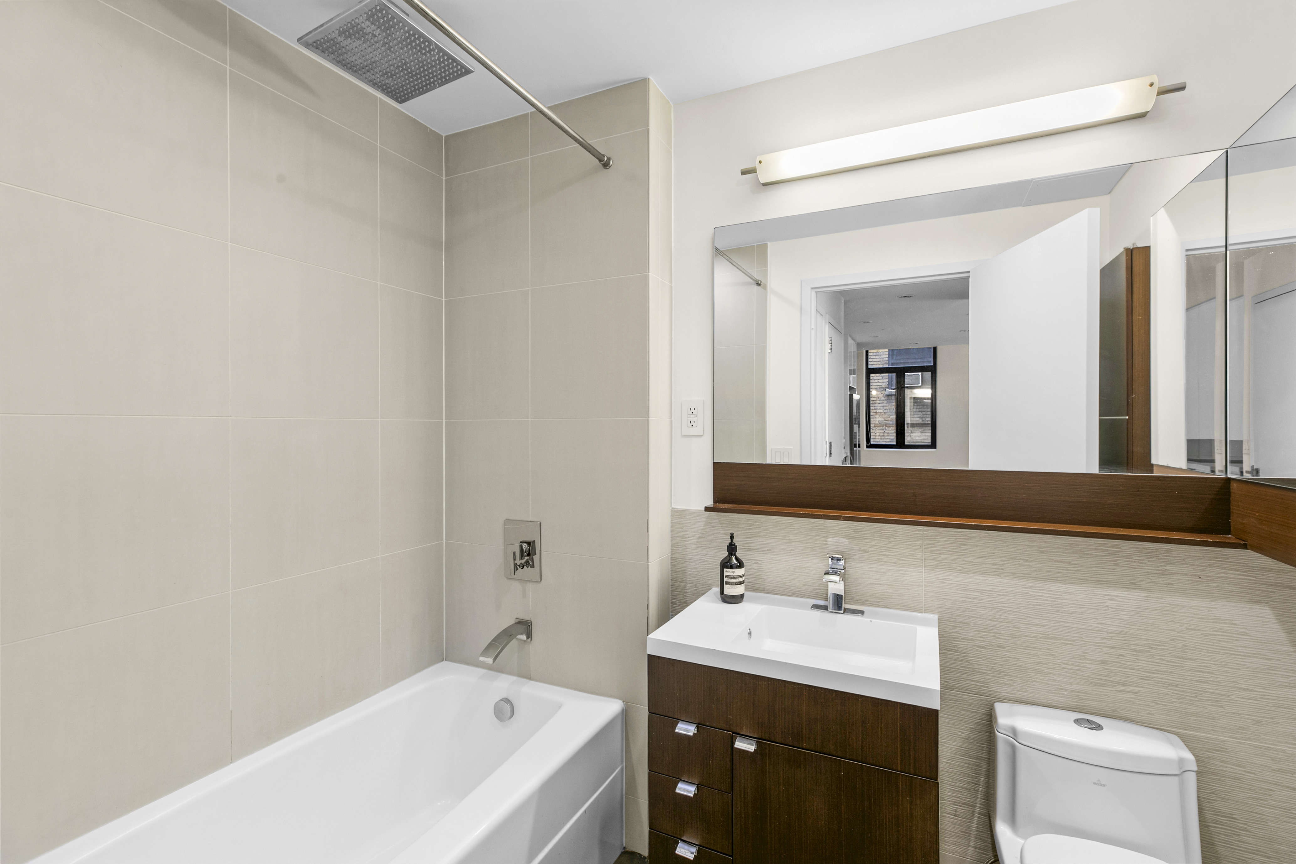 148 East 24th Street, Unit 7E Manhattan, NY 10010 - Photo 7 of 12 Gallery Image 7