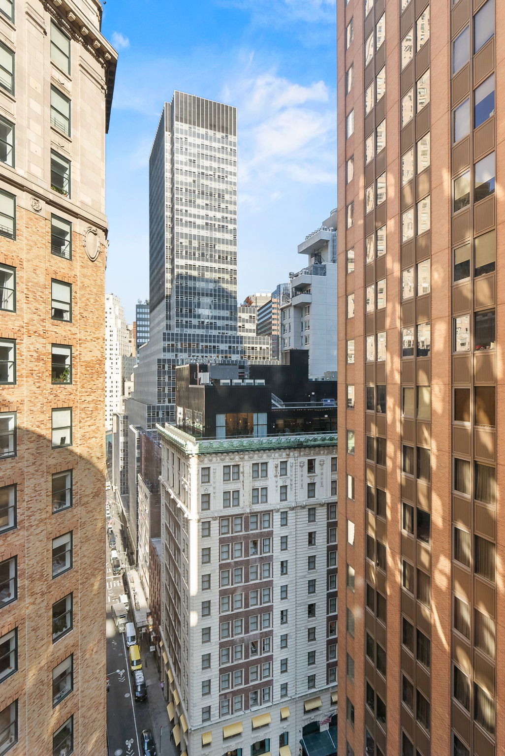 1 Wall Street Court, Unit 1405 Manhattan, NY 10005 - Photo 3 of 19 front view of a large building