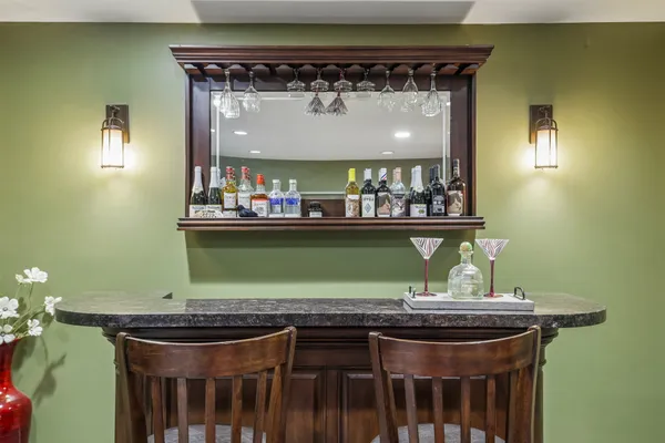 $599,000 | 12 Louisburg Square, Verona, NJ 07044