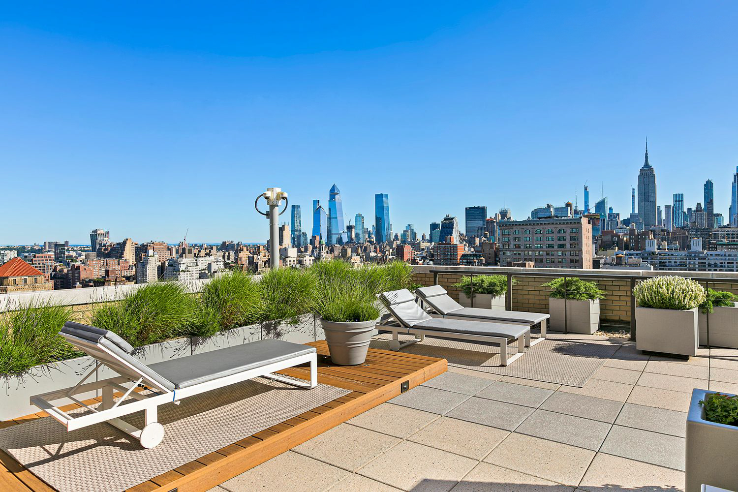 20 East 9th Street, Unit 22C Manhattan, NY 10003 - Photo 18 of 21 a view of a terrace with chairs