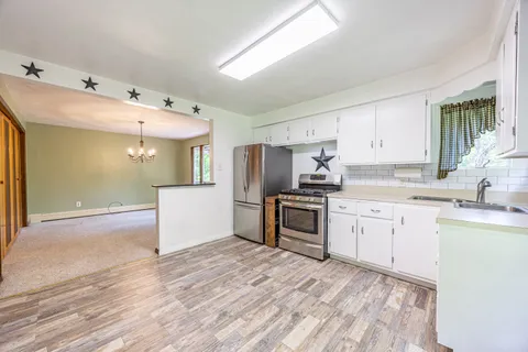 Contact Agent | 1137 Constitution Street, Tarentum, PA 15084