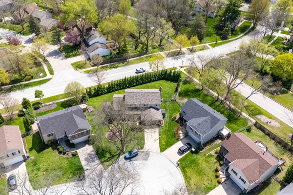 Contact Agent | 117 Annapolis Drive, Vernon Hills, IL 60061