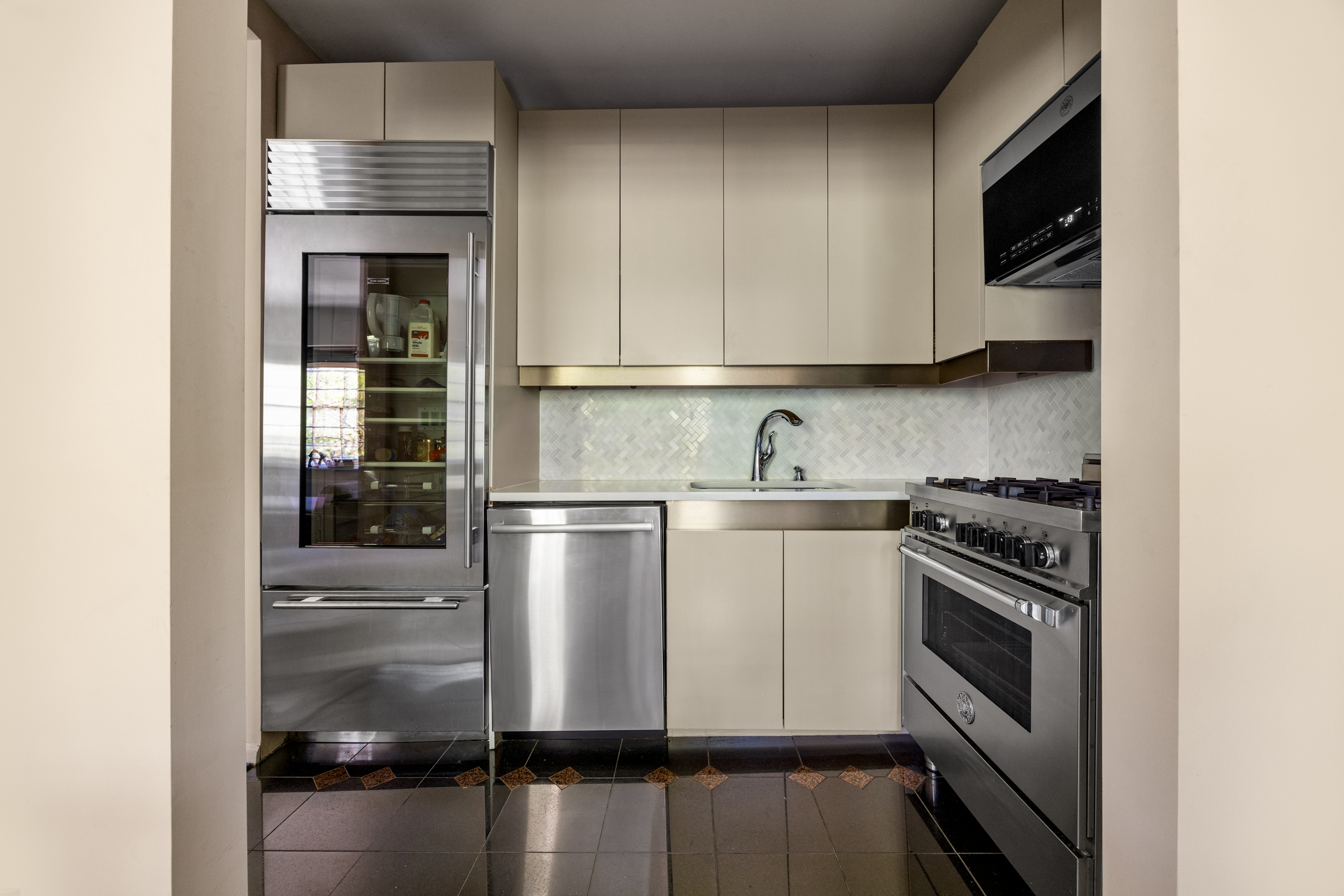 311 West 20th Street, Unit 3 Manhattan, NY 10011 - Photo 6 of 15