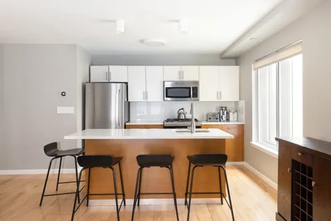 $1,385,000 | 133 Water Street, Unit 4E | DUMBO