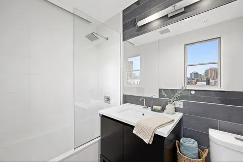 $1,075,000 | 1059 Manhattan Avenue, Unit PHB | Greenpoint