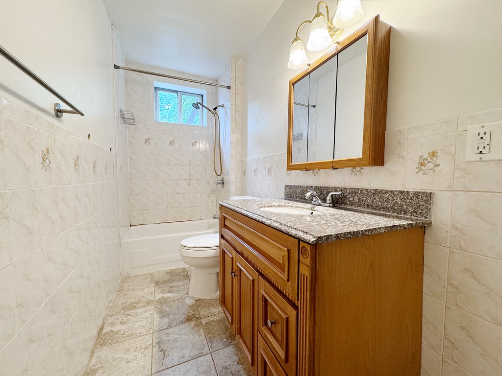 102 Eagle Street, Unit 2R Brooklyn, NY 11222 - Photo 3 of 5