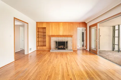 $3,850,000 | 1015 San Vicente Boulevard, Santa Monica, CA 90402