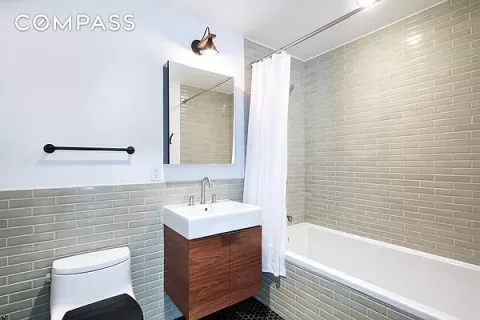 $1,950,000 | 144 North 8th Street, Unit 4B | Williamsburg