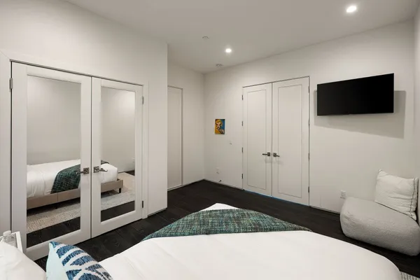$4,100,000 | Laurel Canyon Road, Los Angeles, CA 90046