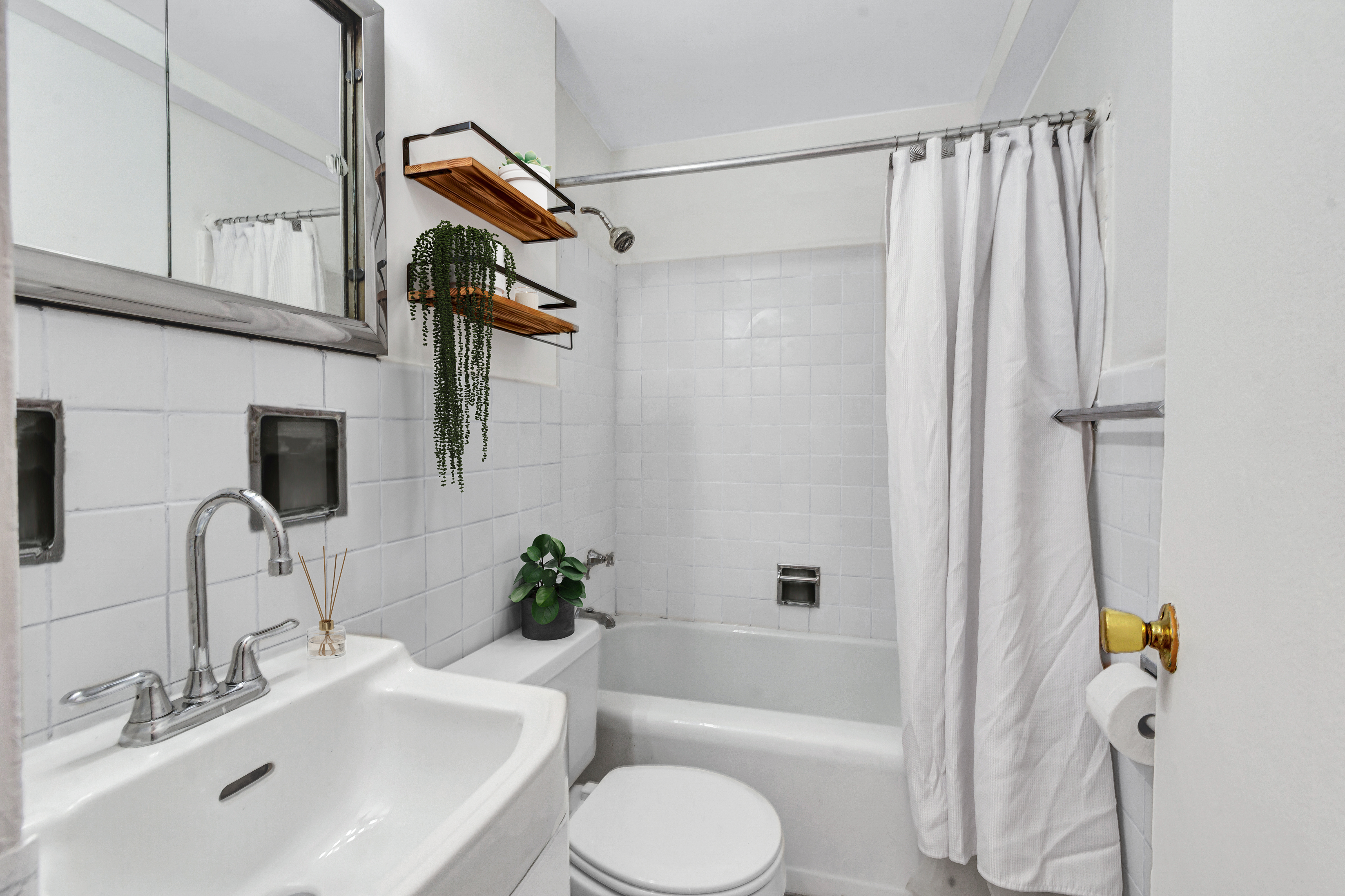 425 East 79th Street, Unit 2A Manhattan, NY 10075 - Photo 8 of 10